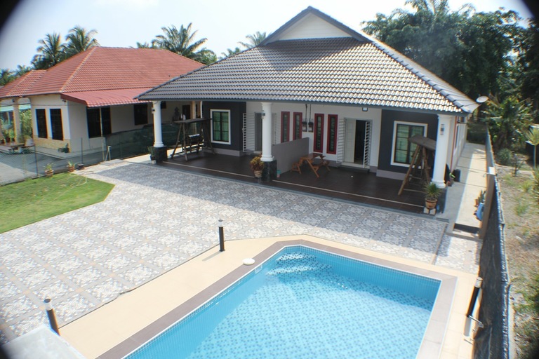 Private pool with selangor chalet Chalet with