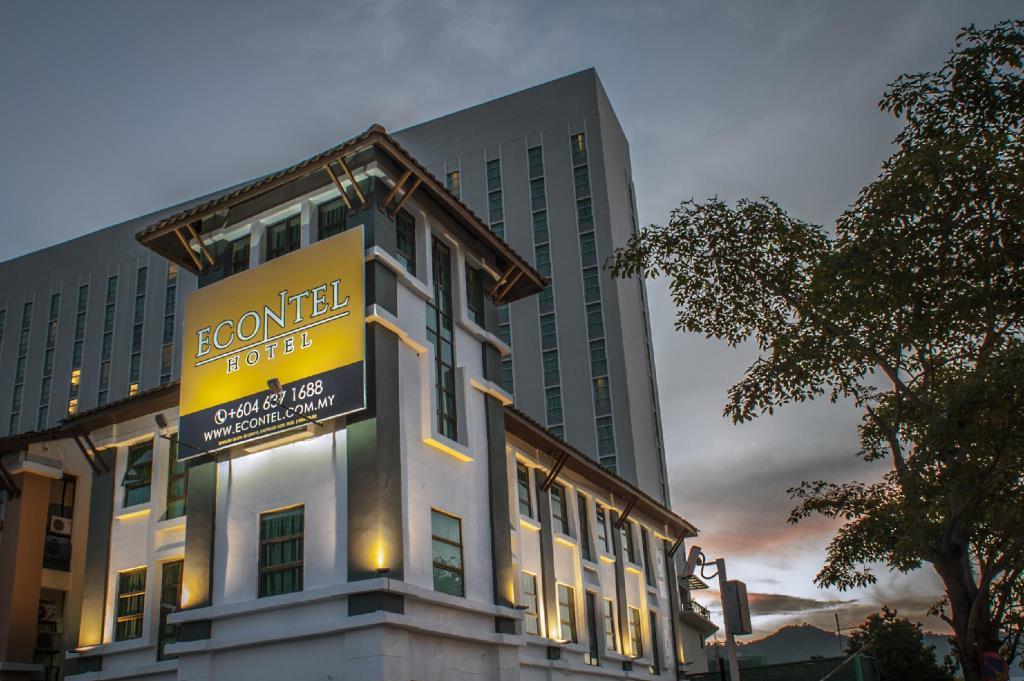 Hotel Near Queensbay Mall Penang © LetsGoHoliday.my