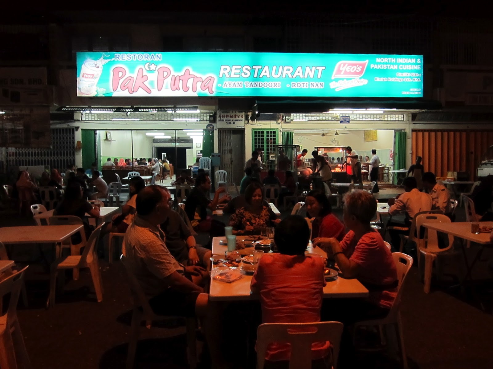 6 Tempat Makan Best di Melaka Pada Waktu Malam 